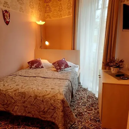 Hotel Pils With Self-check In 3*
